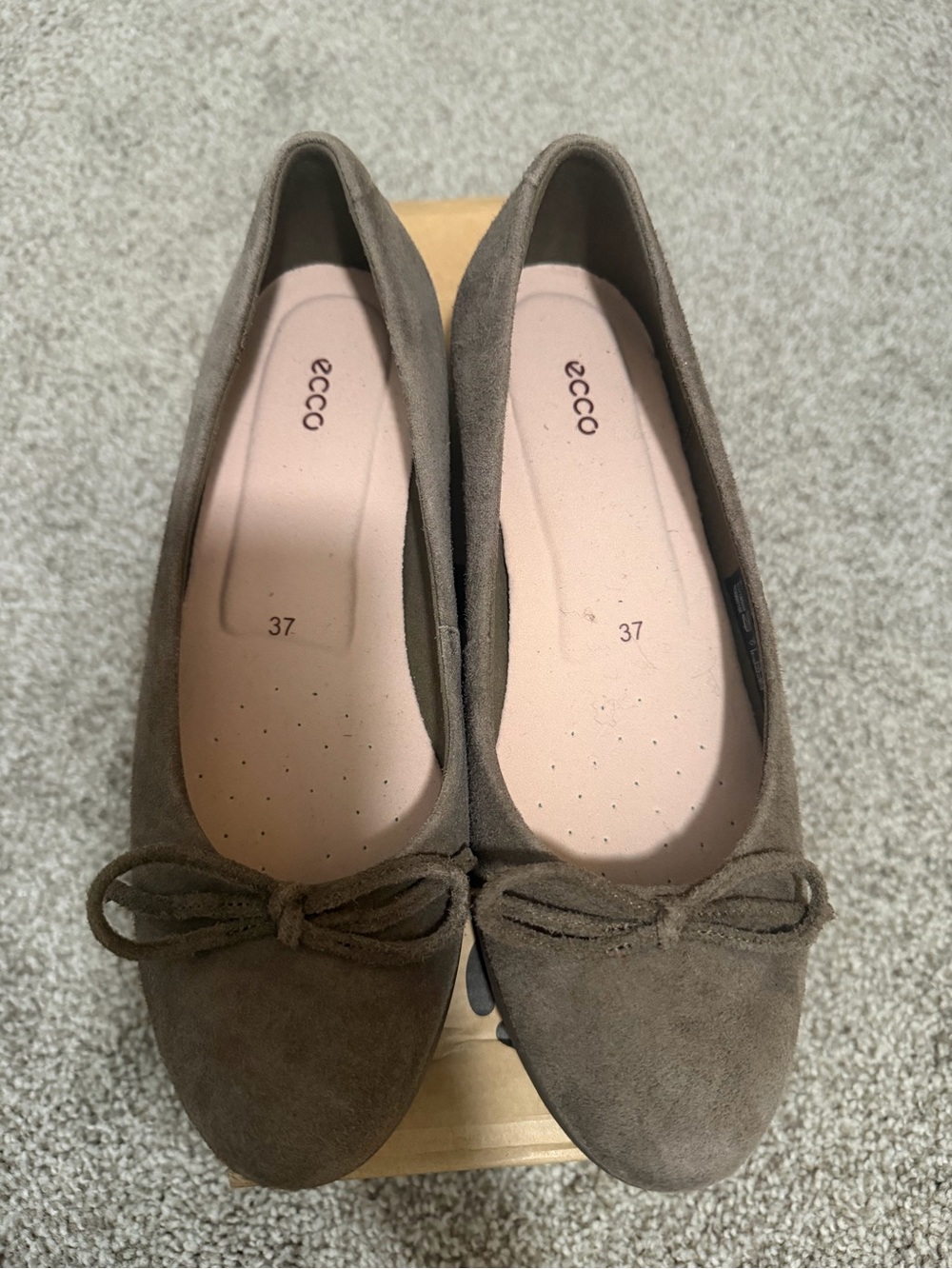 ECCO Women’s Taupe Suede Ballet Flats US size6/6.5or EU37